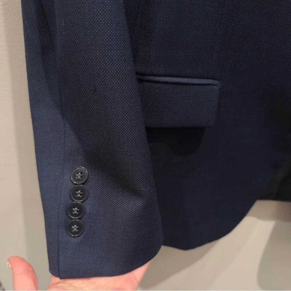 Calvin Klein Extreme Slim Fit Men's Navy Blazer  Two-Button 100% Wool Size 44R